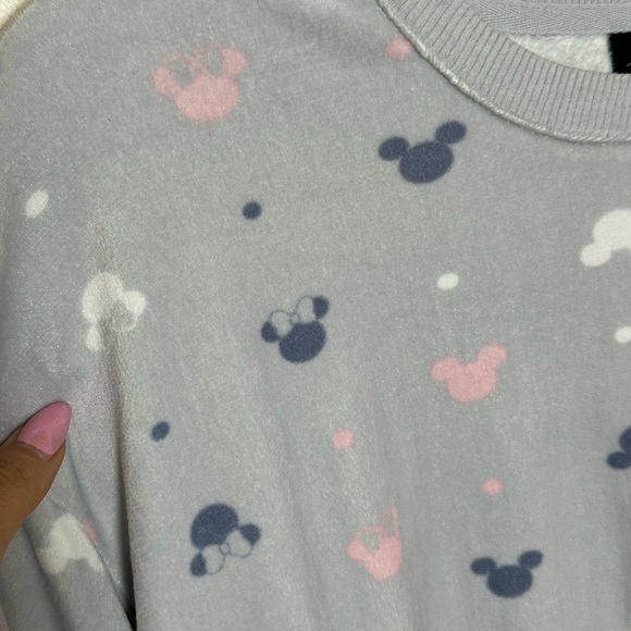 Disney Gray and Pink Pajama Set with Heart Pattern - Picture 6 of 12